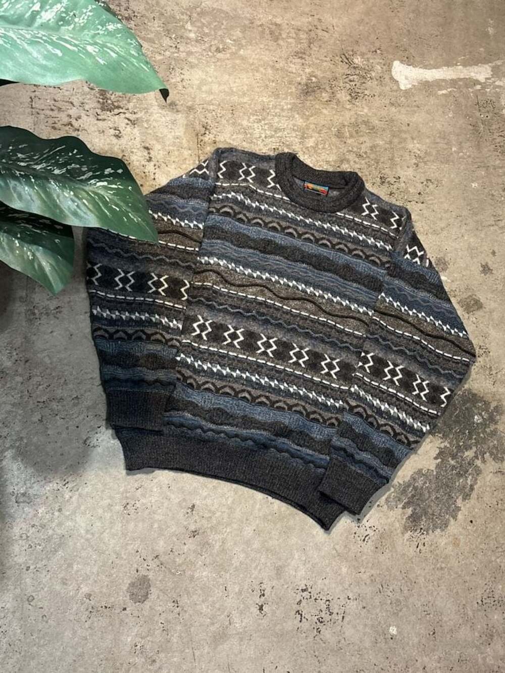 Far Horizons Australia Sweater Size M Vintage Wool Acrylic Knit Patterned